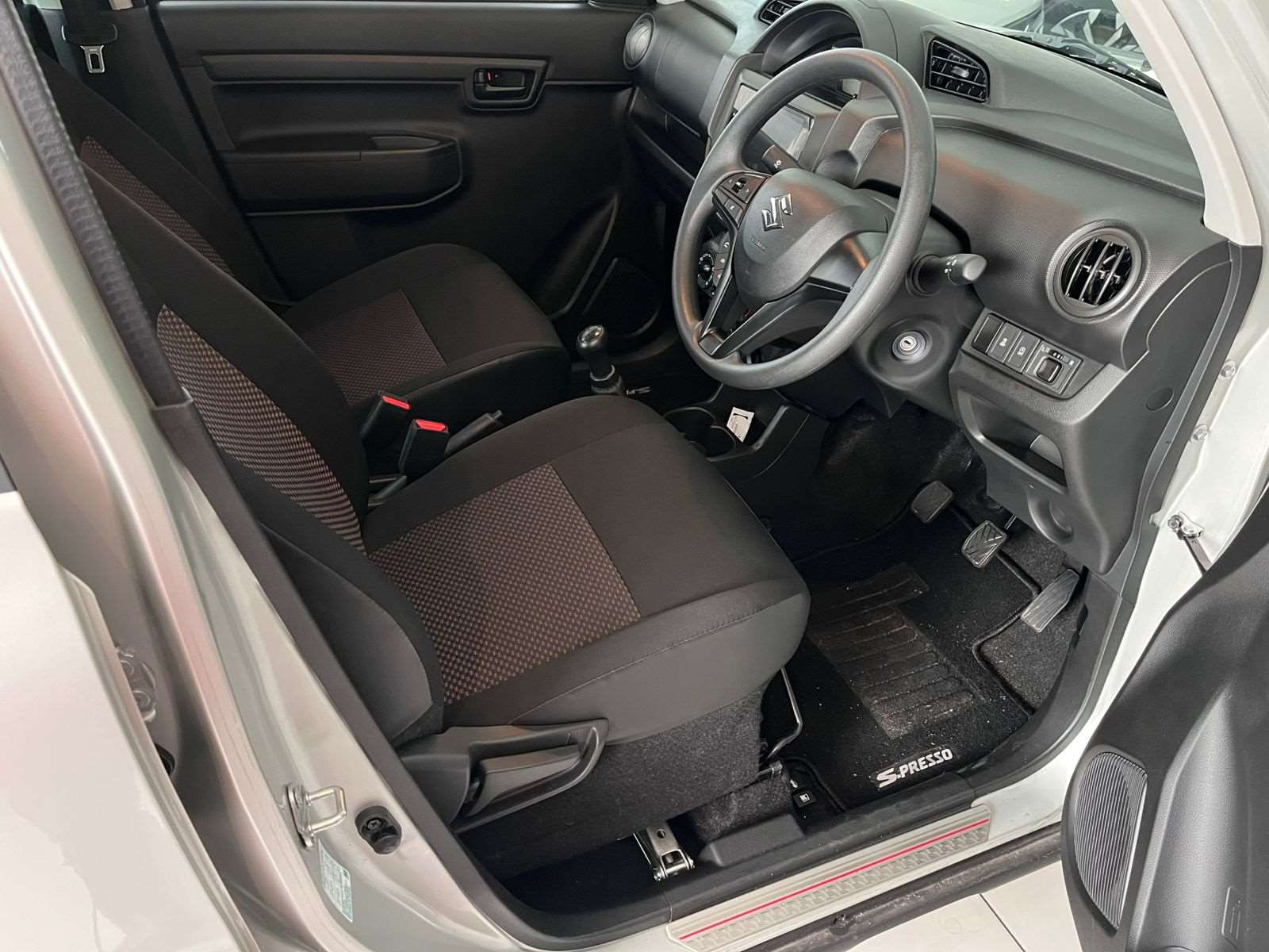 2026 Suzuki S-Presso 1.0 GL+ MT MC - Image 6