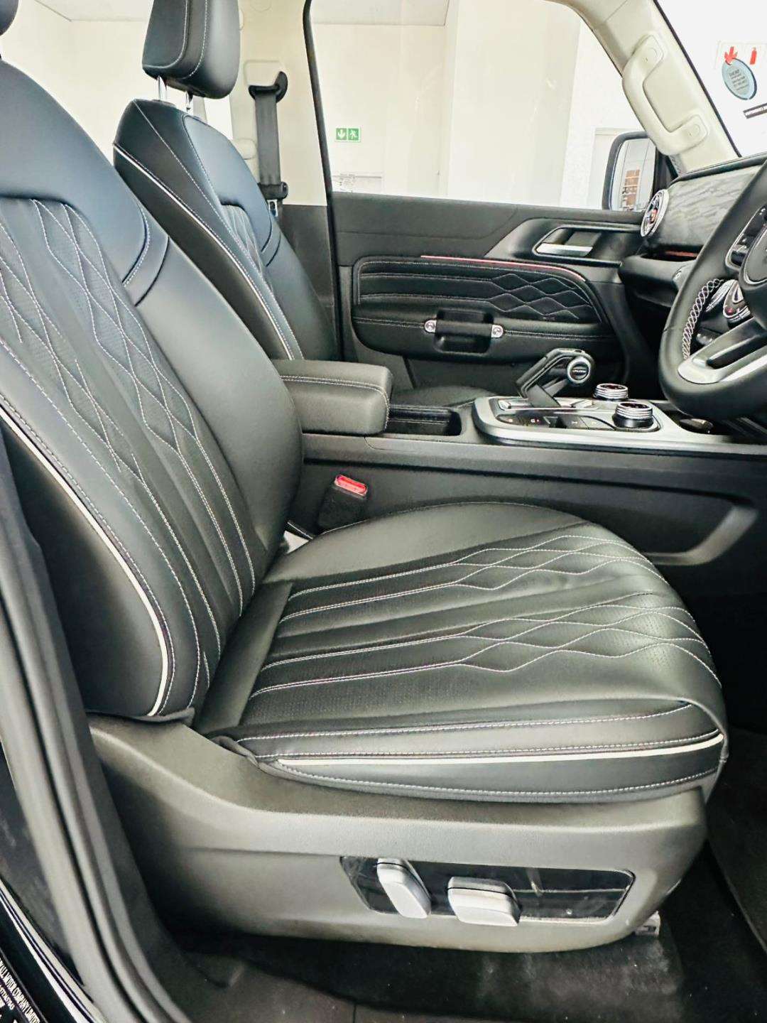 2026 GWM Tank 300 2.4TD S-LUXURY 4X4 AT - Image 9