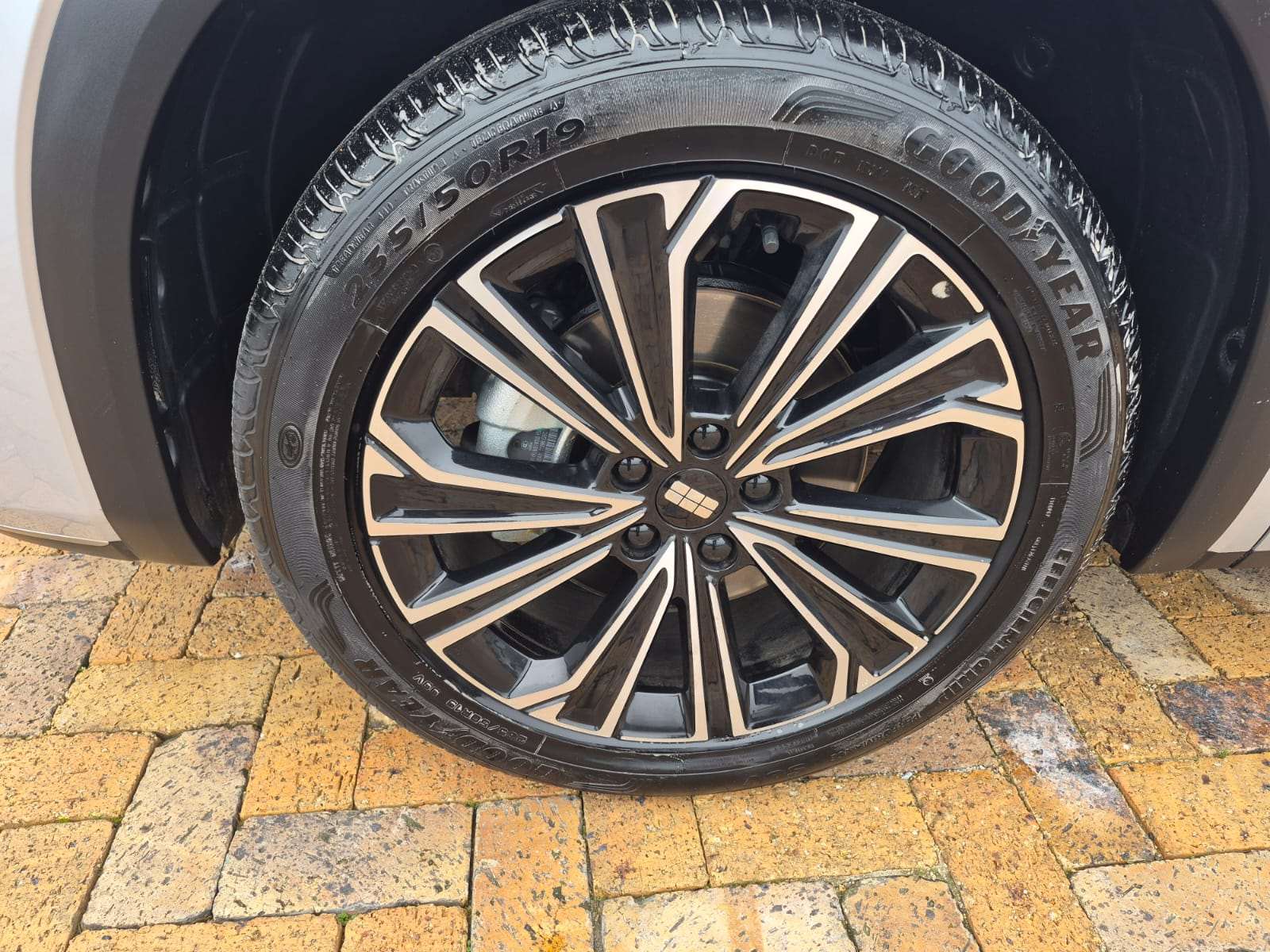 2026 Geely E5 Em-I Apex - Image 11