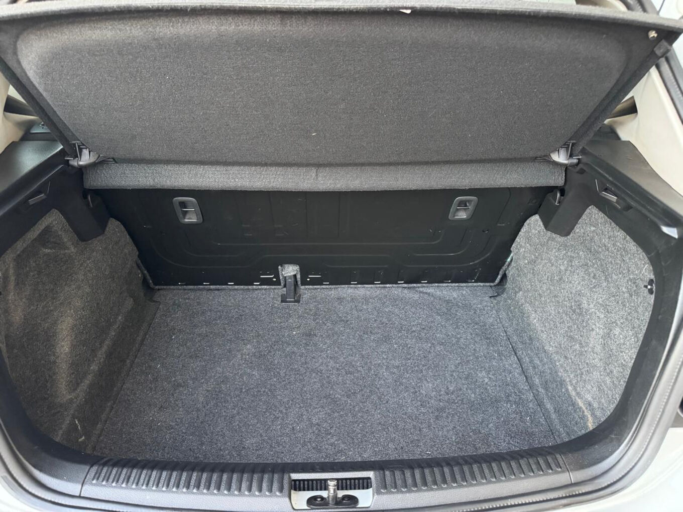 2024 VOLKSWAGEN POLO VIVO Hatch 1.4 Comfortline — photo 9