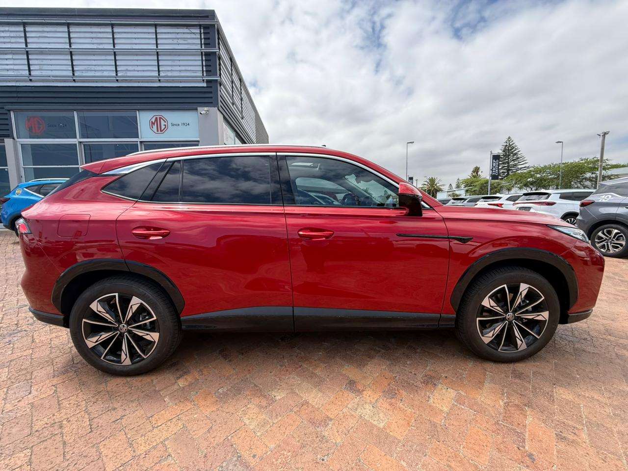 2026 MG HS 2.0T LUXURY A/T - Image 5