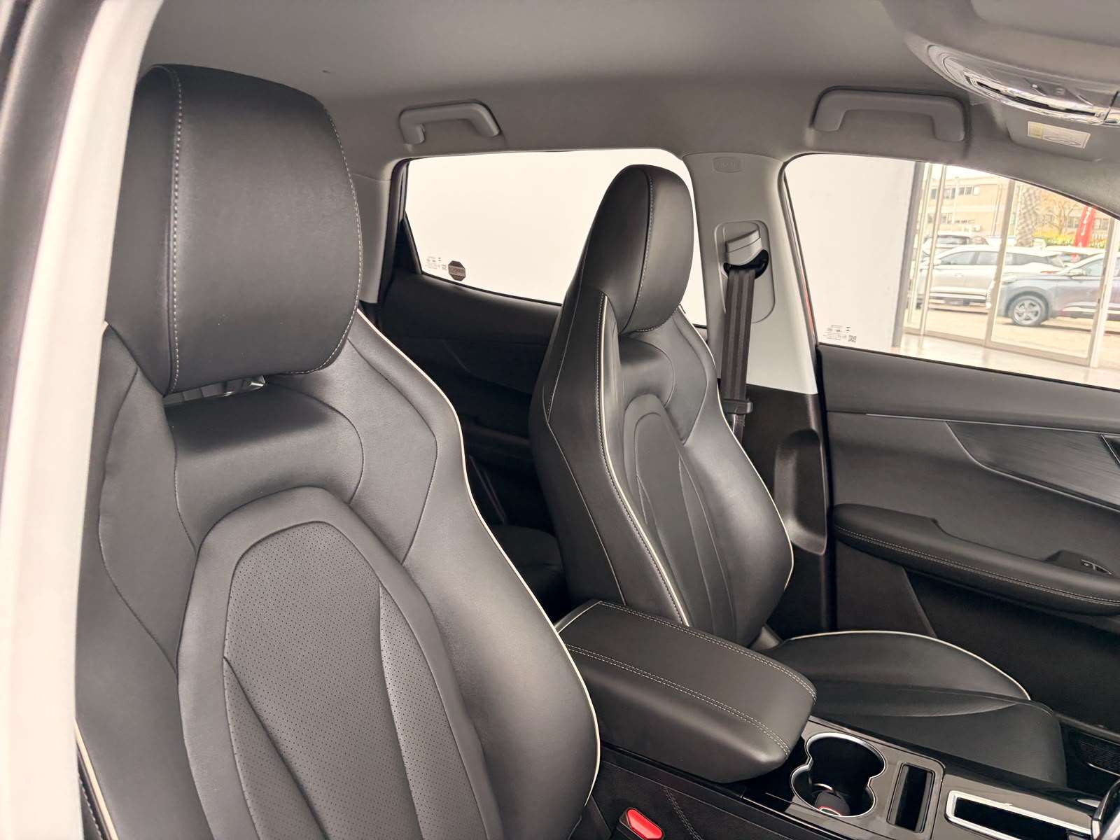 2026 Chery Tiggo Cross Comfort HEV DHT - Image 11