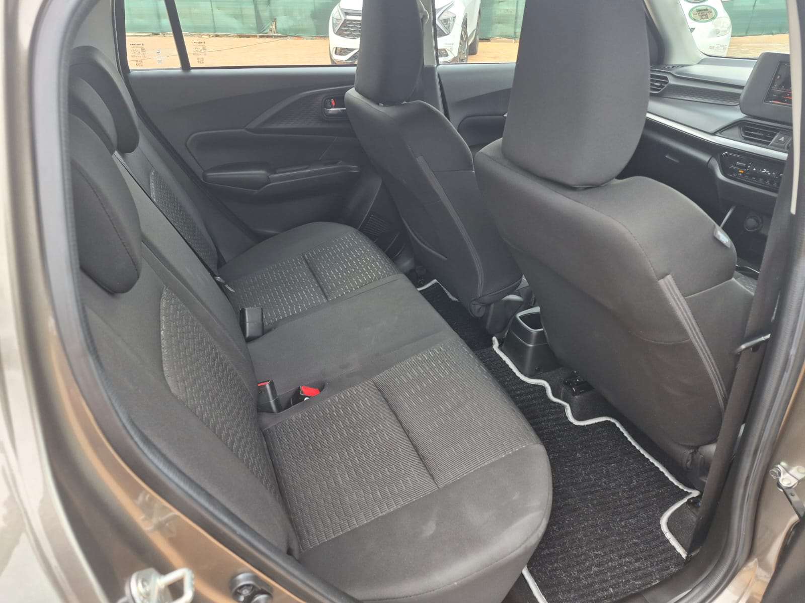 2025 Suzuki Swift 1.2 GL MT - Image 15