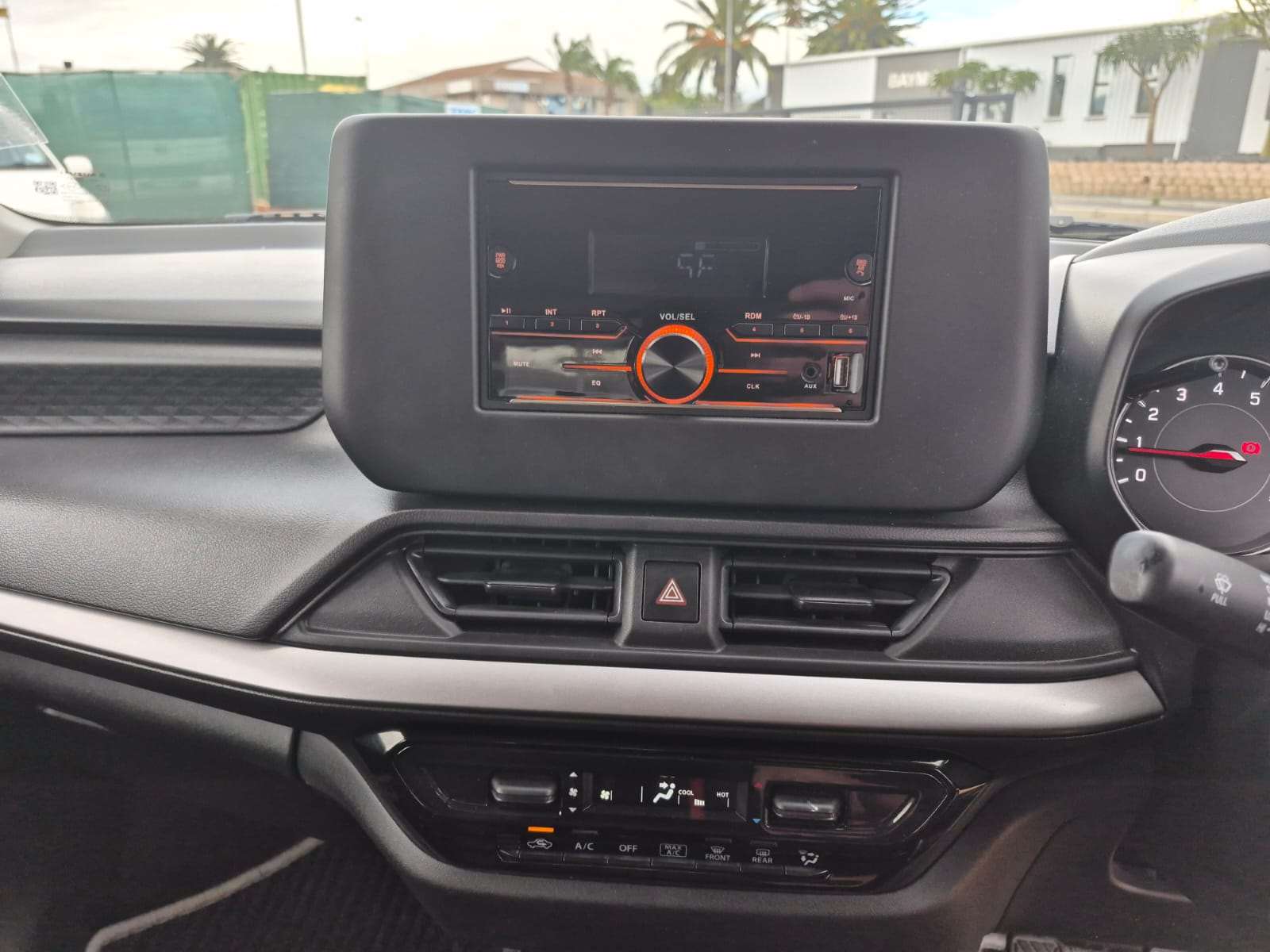 2025 Suzuki Swift 1.2 GL MT - Image 14