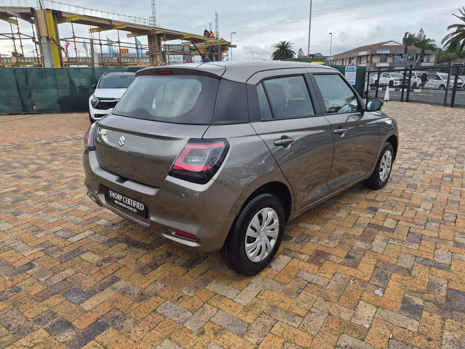 2025 Suzuki Swift 1.2 GL MT - Image 6