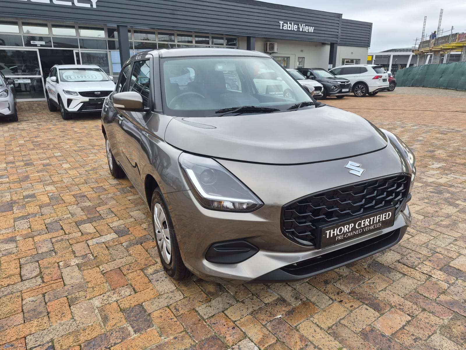 2025 Suzuki Swift 1.2 GL MT - Image 1