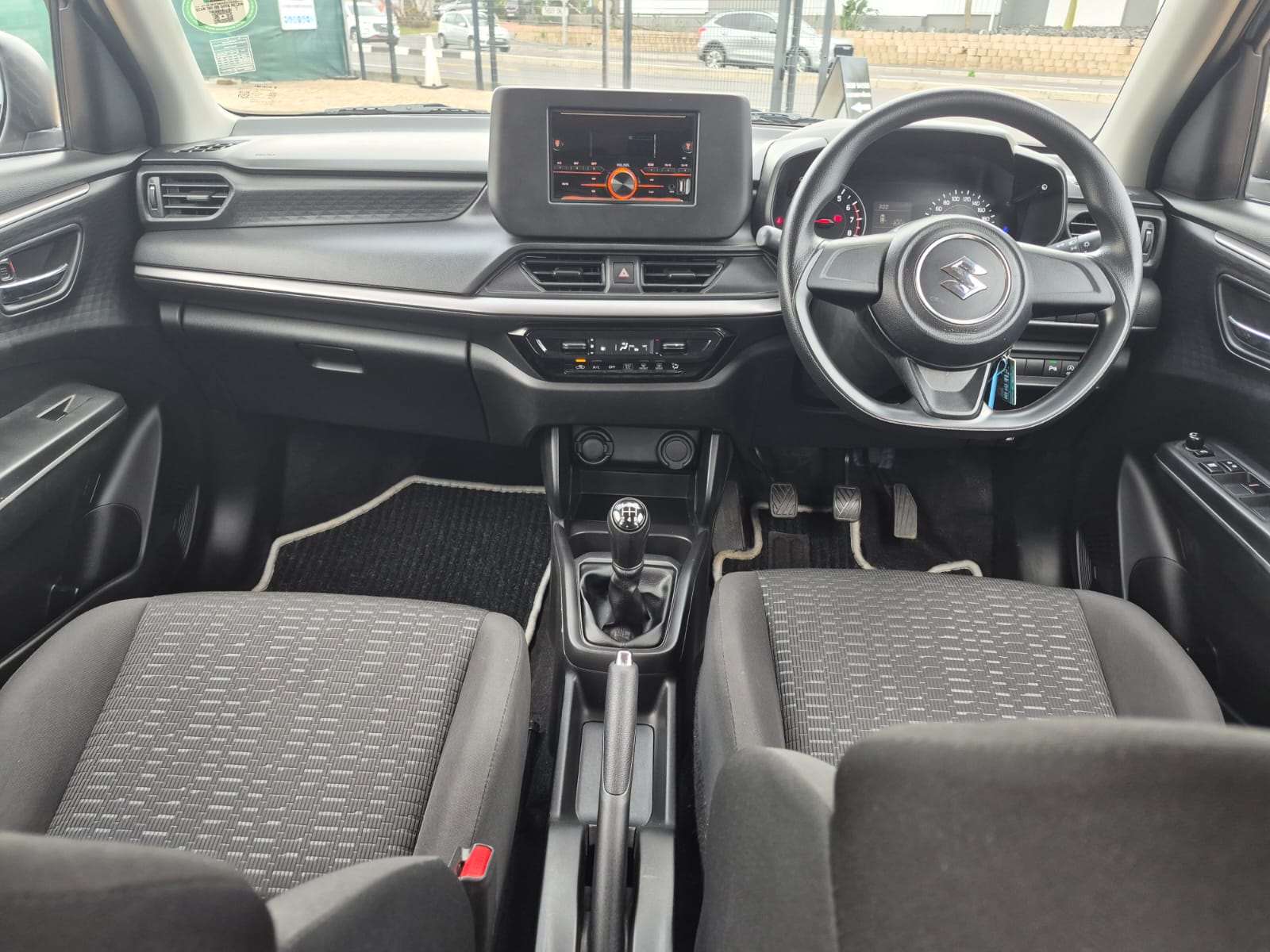 2025 Suzuki Swift 1.2 GL MT - Image 11