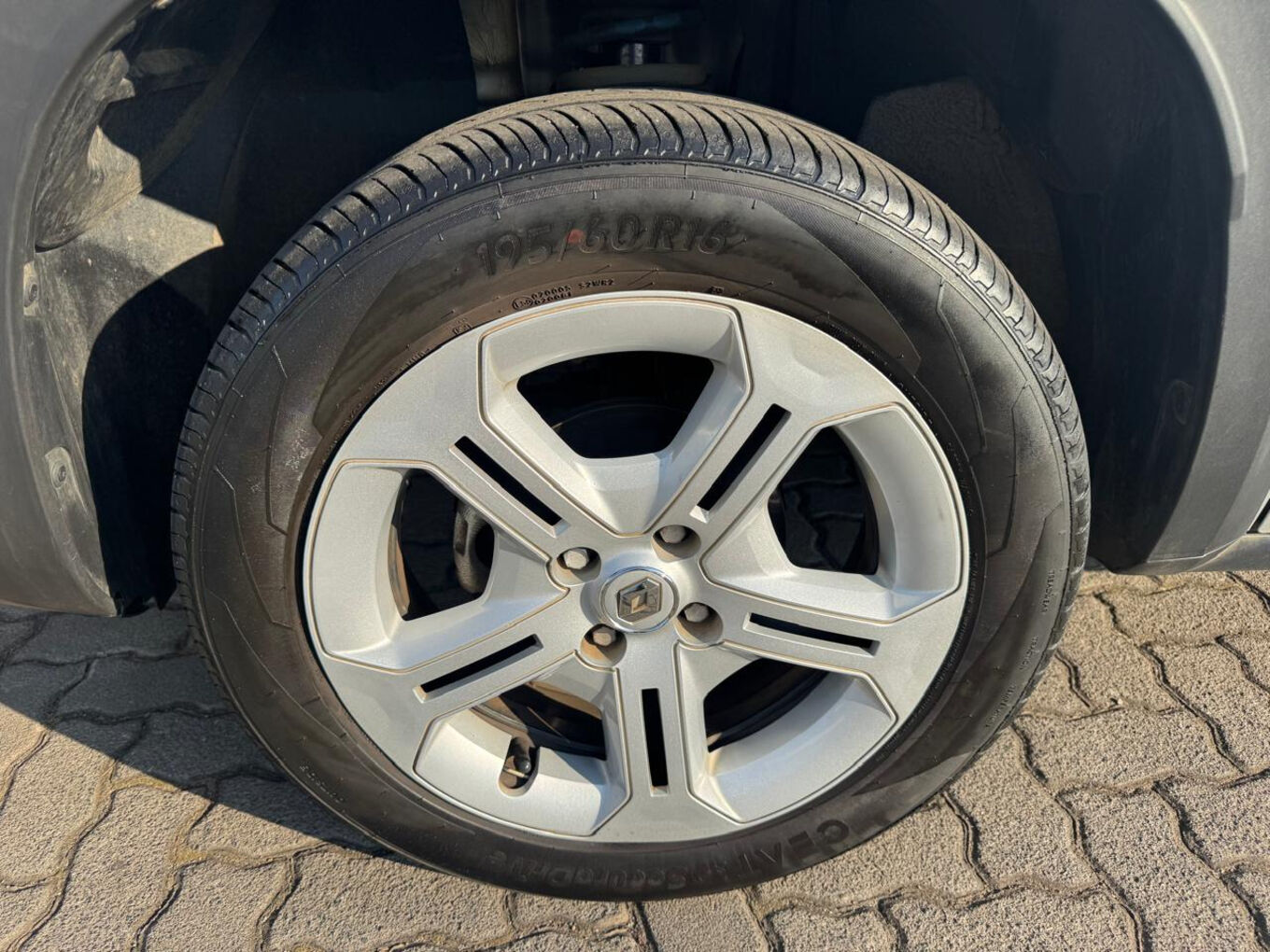 2022 RENAULT KIGER 1.0 Zen — photo 14