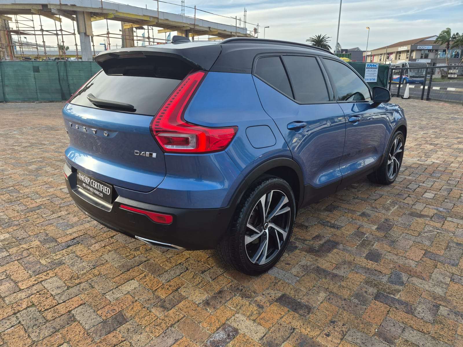2018 Volvo XC40 D4 R-DESIGN AWD GEARTRONIC - Image 7