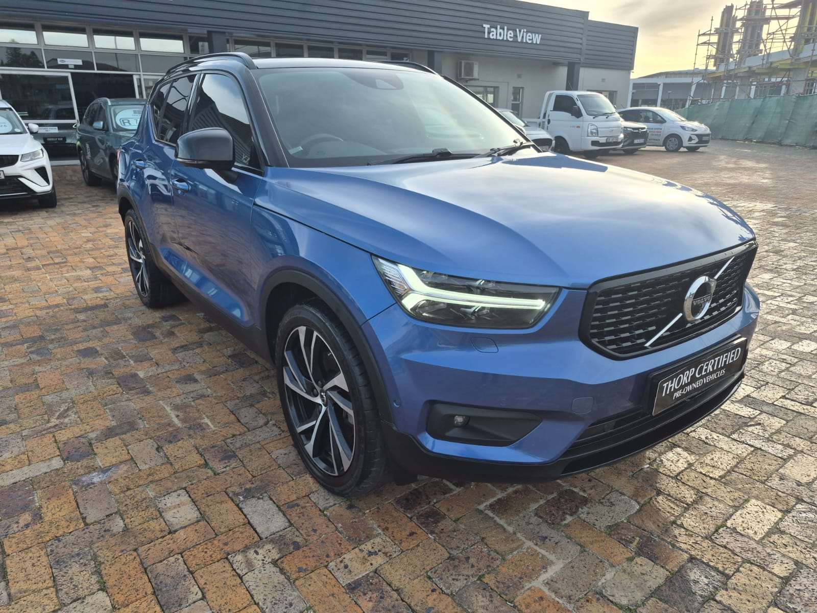 2018 Volvo XC40 D4 R-DESIGN AWD GEARTRONIC - Image 1