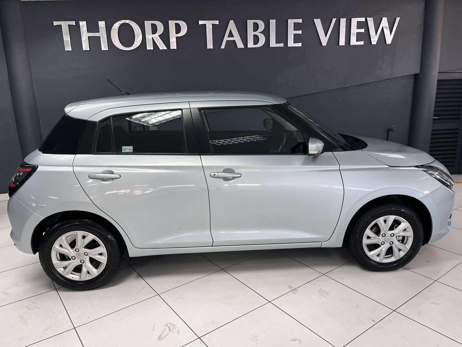 2025 Suzuki Swift 1.2 GL+ 5MT New - Image 2