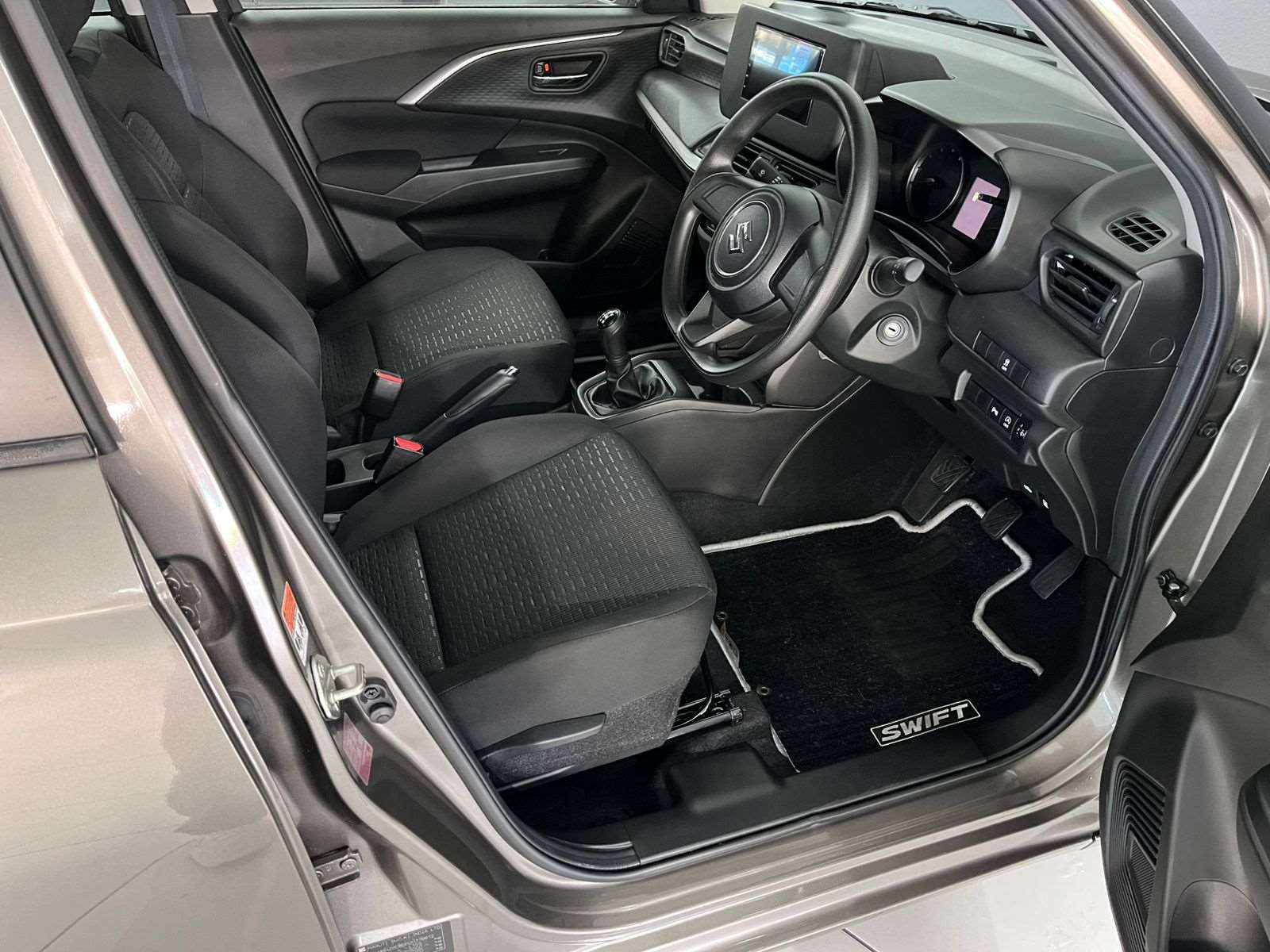 2025 Suzuki Swift 1.2 GL 5MT New - Image 6