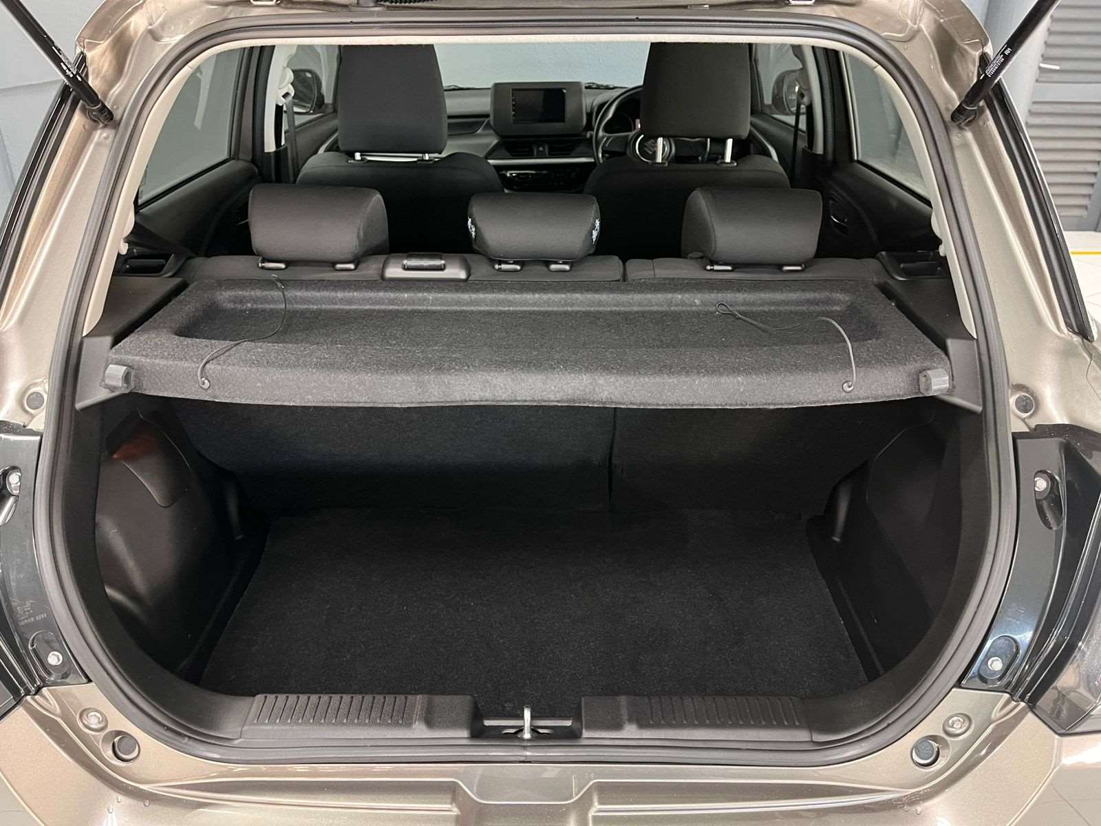 2025 Suzuki Swift 1.2 GL 5MT New - Image 8