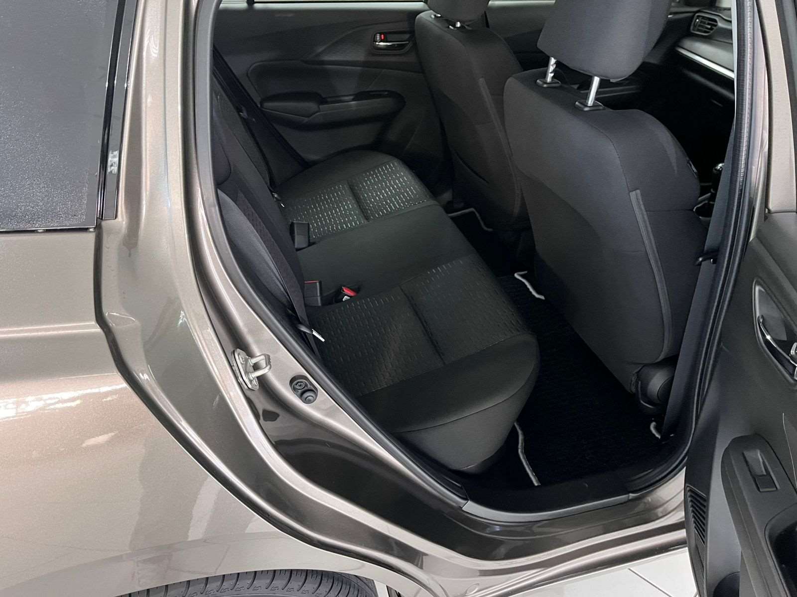 2025 Suzuki Swift 1.2 GL 5MT New - Image 7