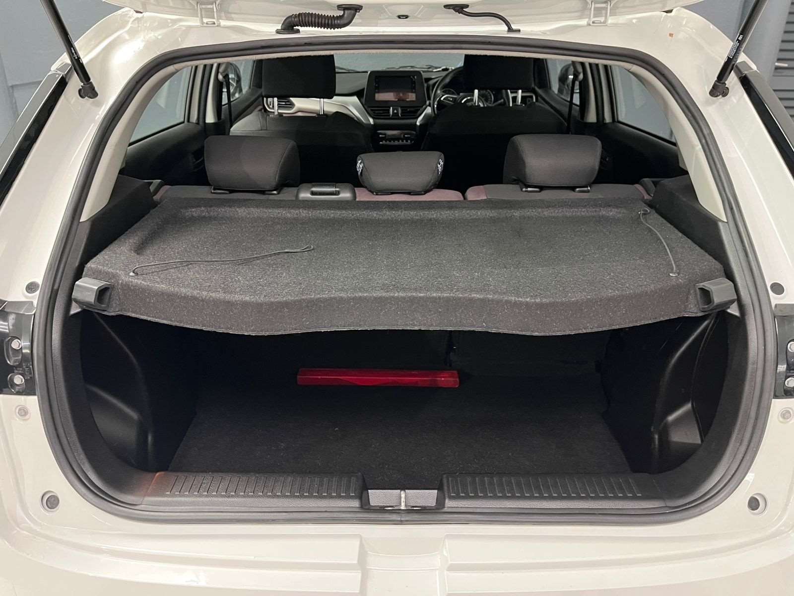 2025 Suzuki Fronx 1.5 GL 5MT - Image 8