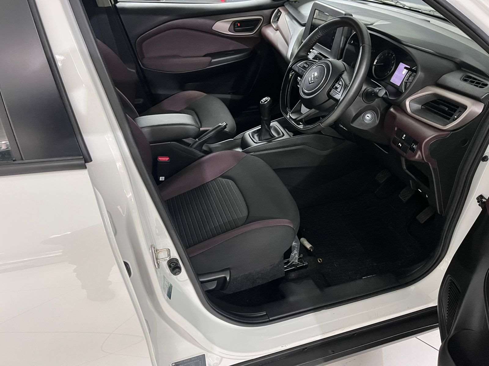 2025 Suzuki Fronx 1.5 GL 4AT - Image 5