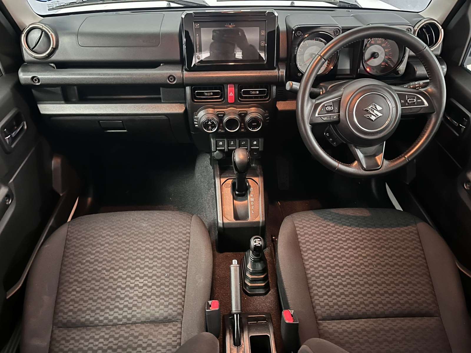 2023 Suzuki Jimny 1.5i GLX AT - Image 8