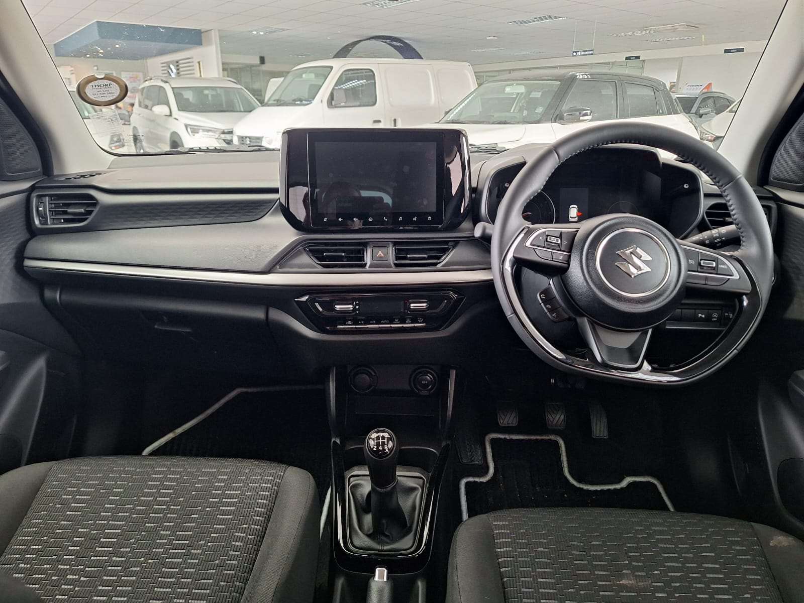 2024 Suzuki Swift 1.2 GLX 5MT New - Image 10