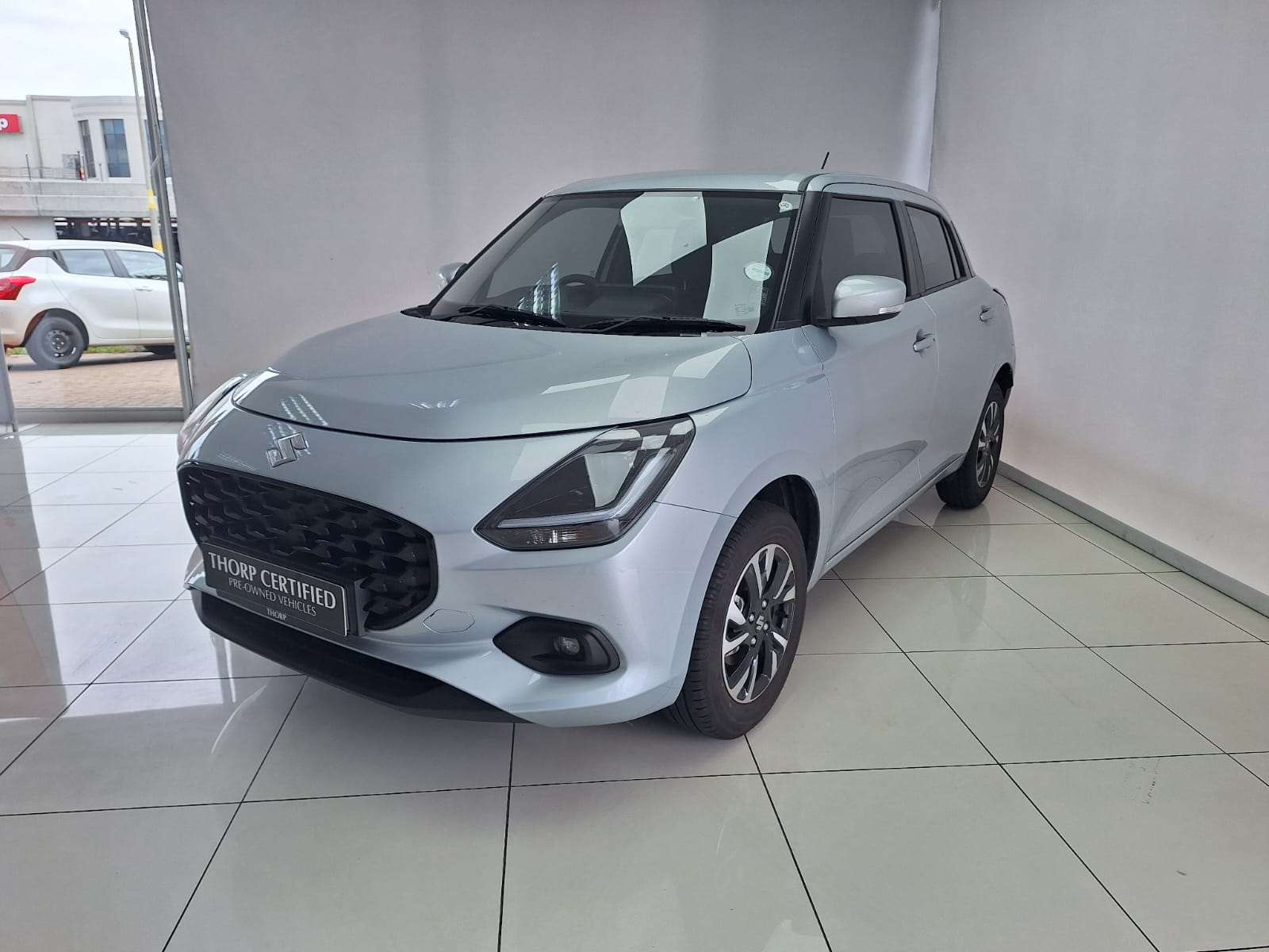 2024 Suzuki Swift 1.2 GLX 5MT New - Image 4