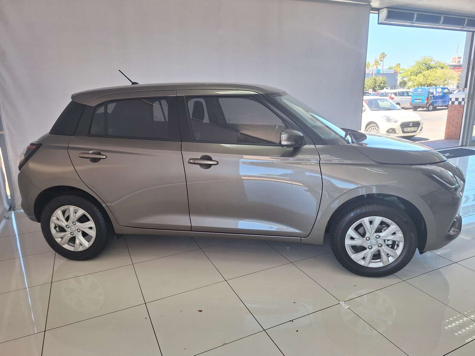 2026 Suzuki Swift 1.2 GL+ CVT New - Image 2