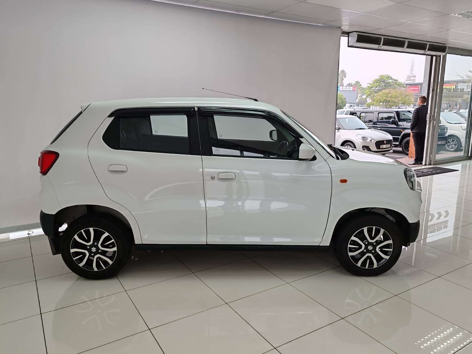 2026 Suzuki S-Presso 1.0 GL+ MT MC - Image 2