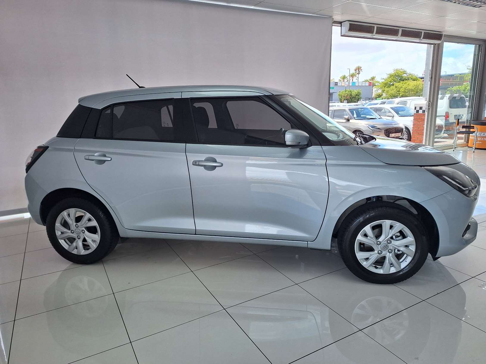 2026 Suzuki Swift 1.2 GL+ 5MT New - Image 2
