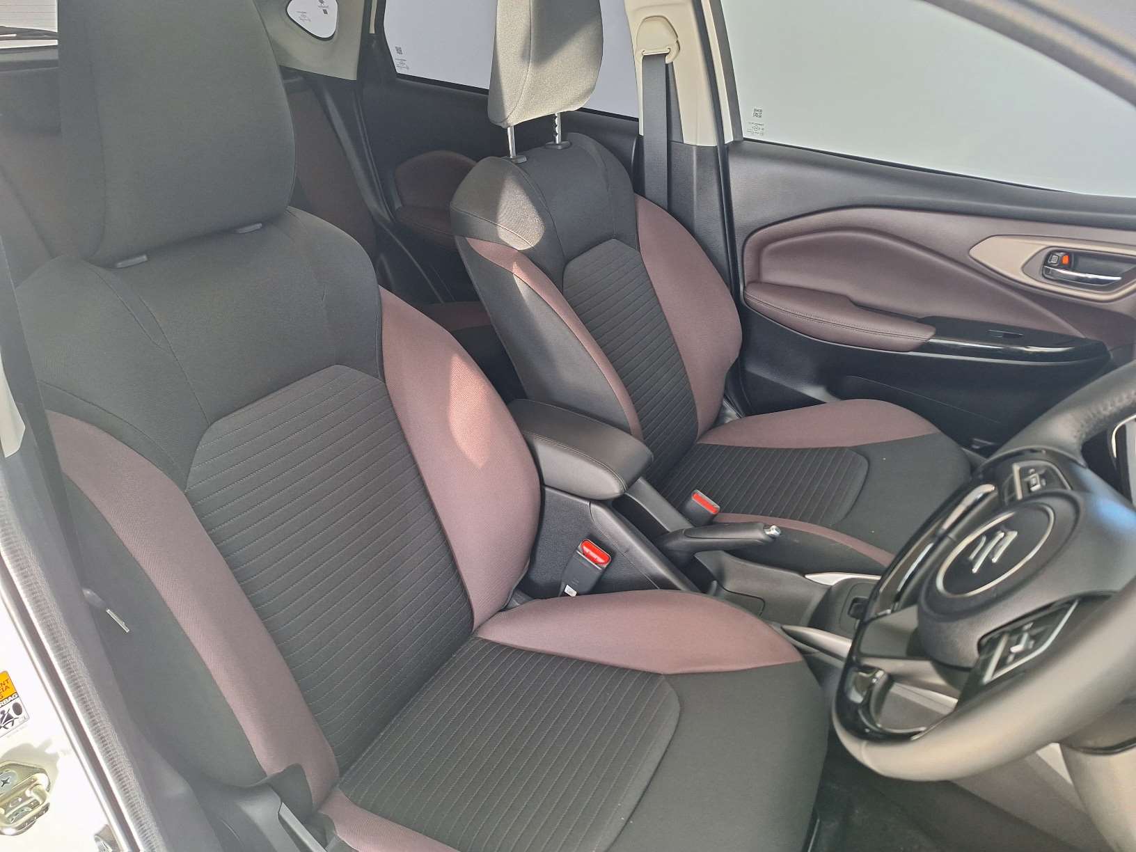2026 Suzuki Fronx 1.5 GLX 5MT - Image 7