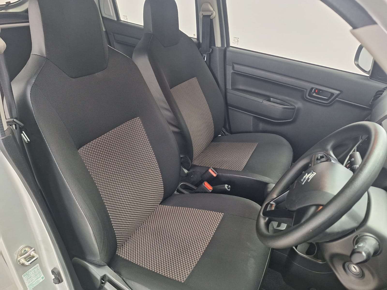 2026 Suzuki S-Presso 1.0 GL+ AMT MC - Image 9