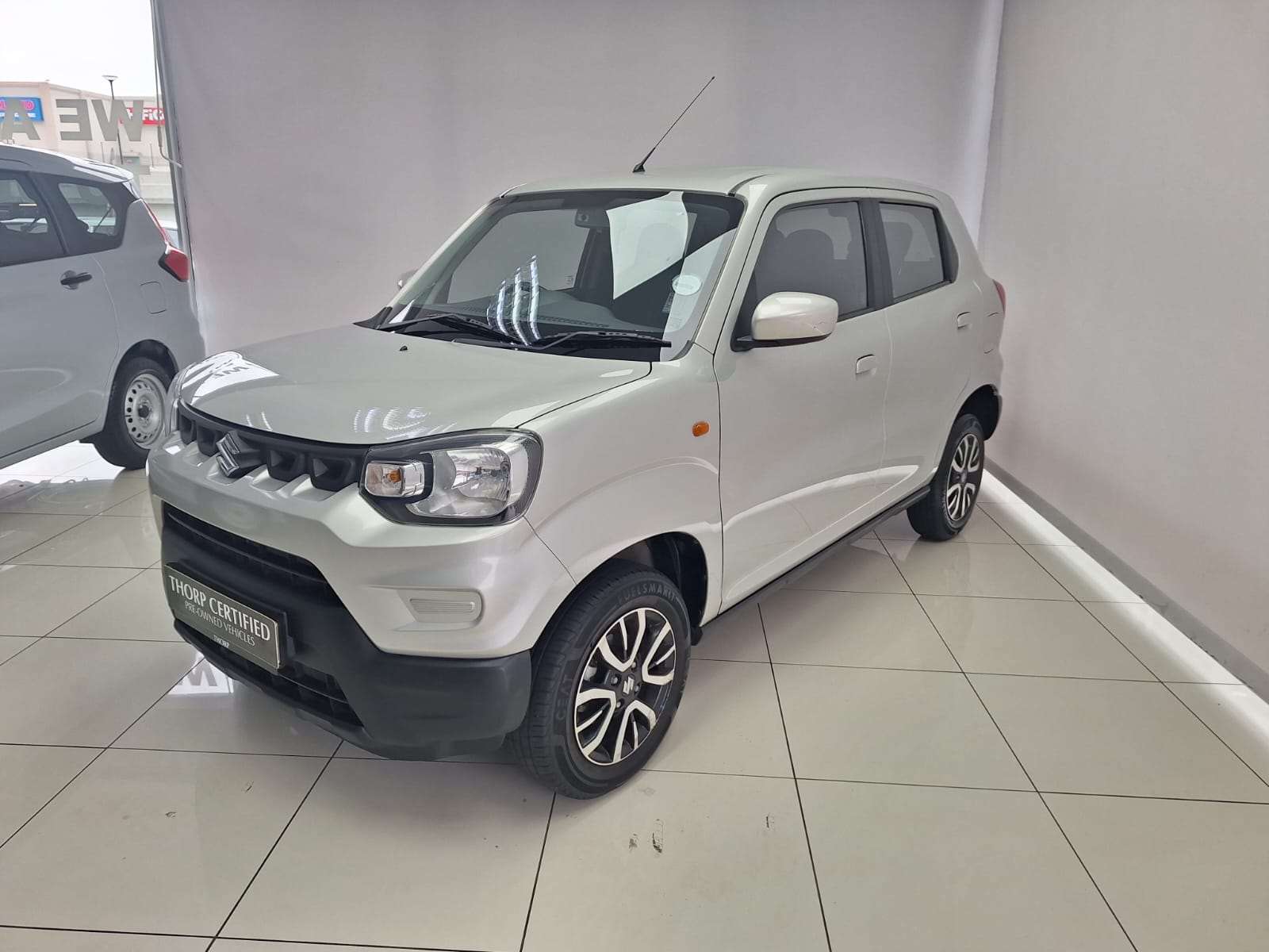 2026 Suzuki S-Presso 1.0 GL+ AMT MC - Image 4