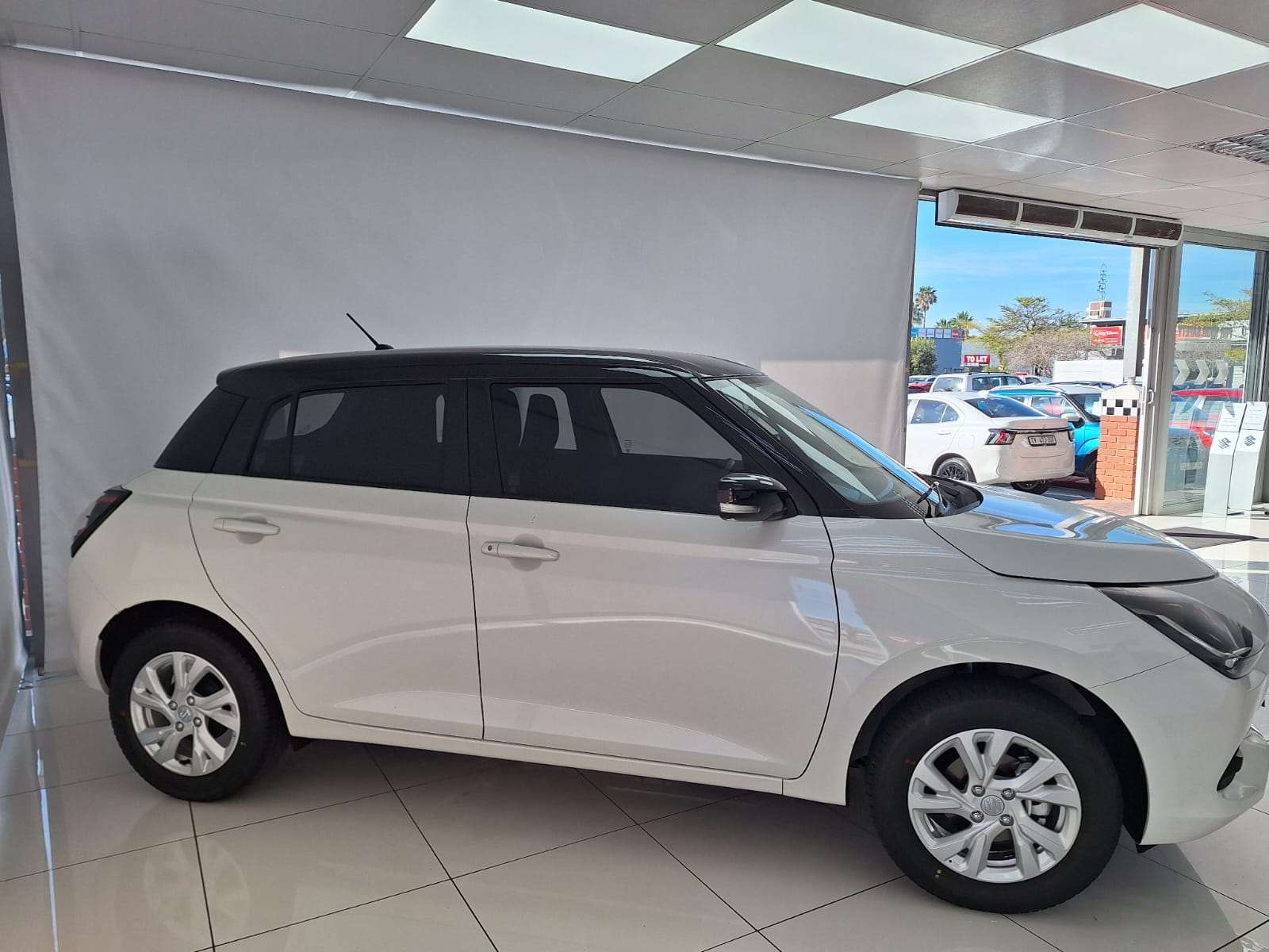 2026 Suzuki Swift 1.2 GL+ CVT New - Image 2