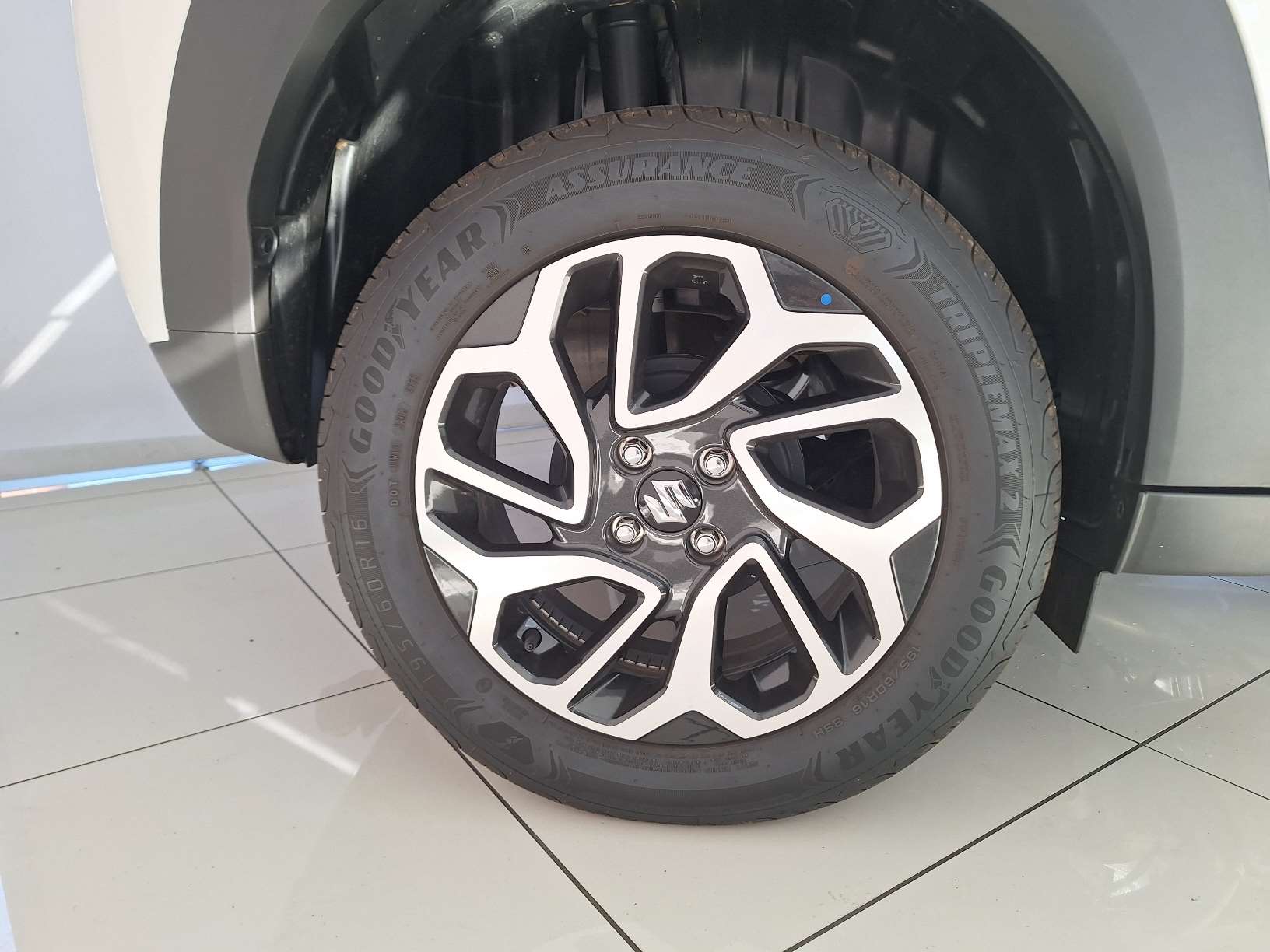 2026 Suzuki Fronx 1.5 GLX 4AT - Image 5