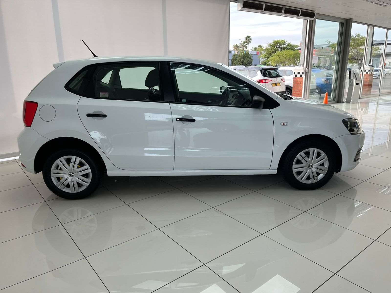 2023 Volkswagen Polo VIVO 1.4 TRENDLINE - Image 2