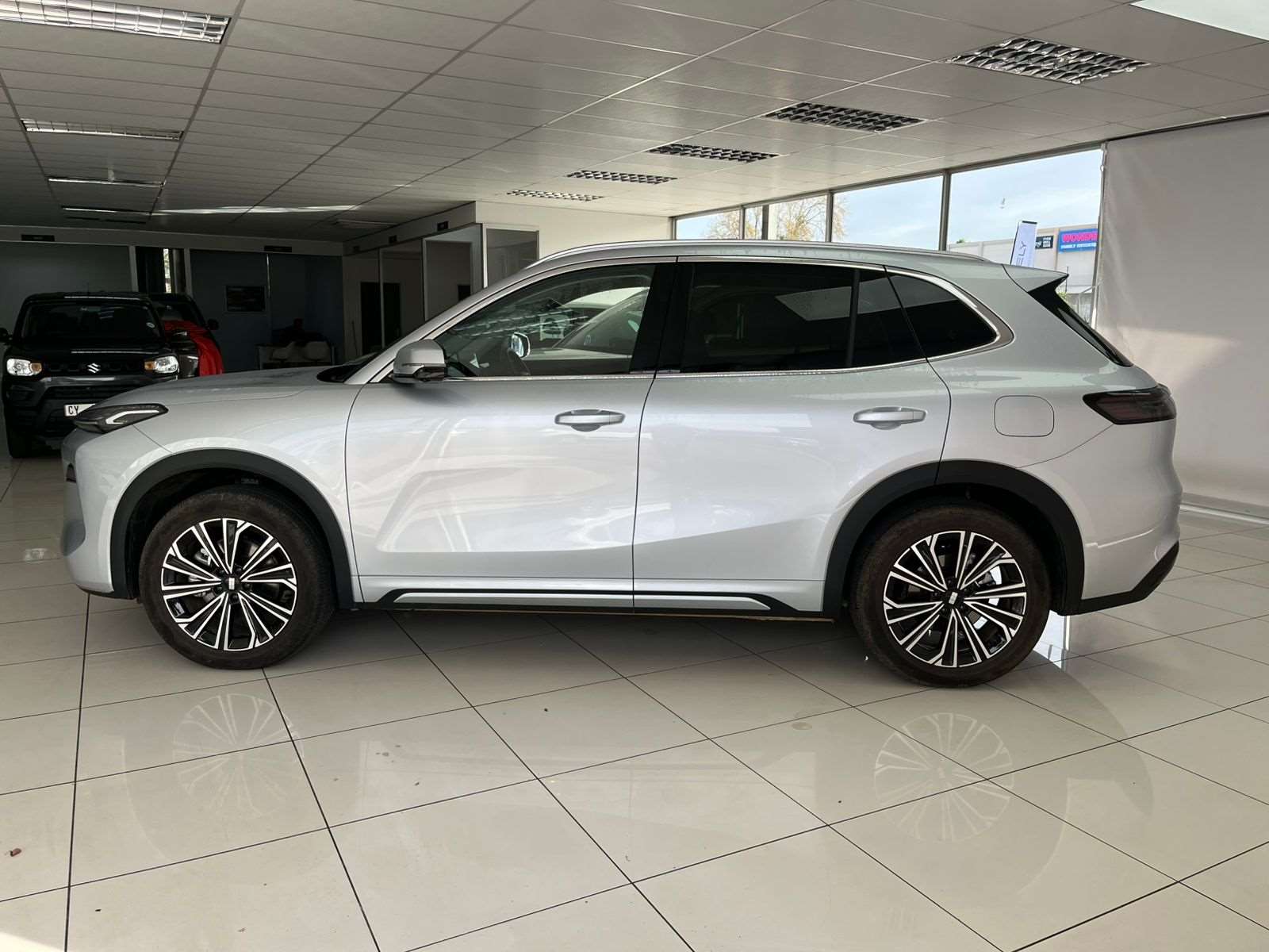 2026 Geely E5 Em-I Apex - Image 4