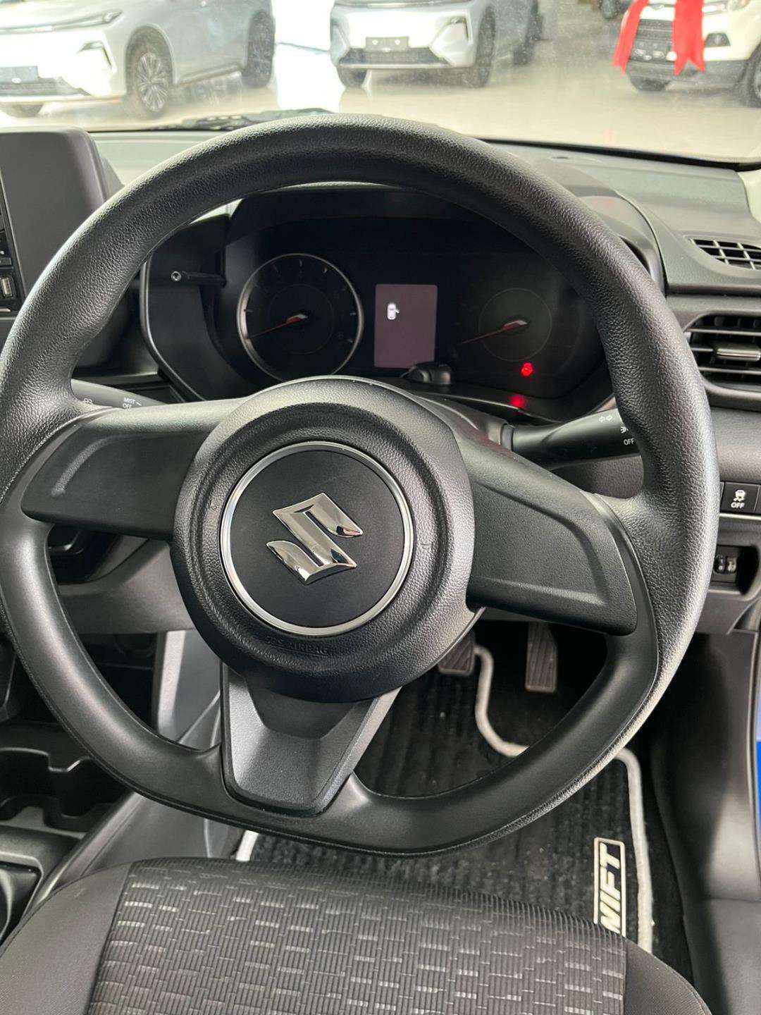2025 Suzuki Swift 1.2 GL 5MT New - Image 15