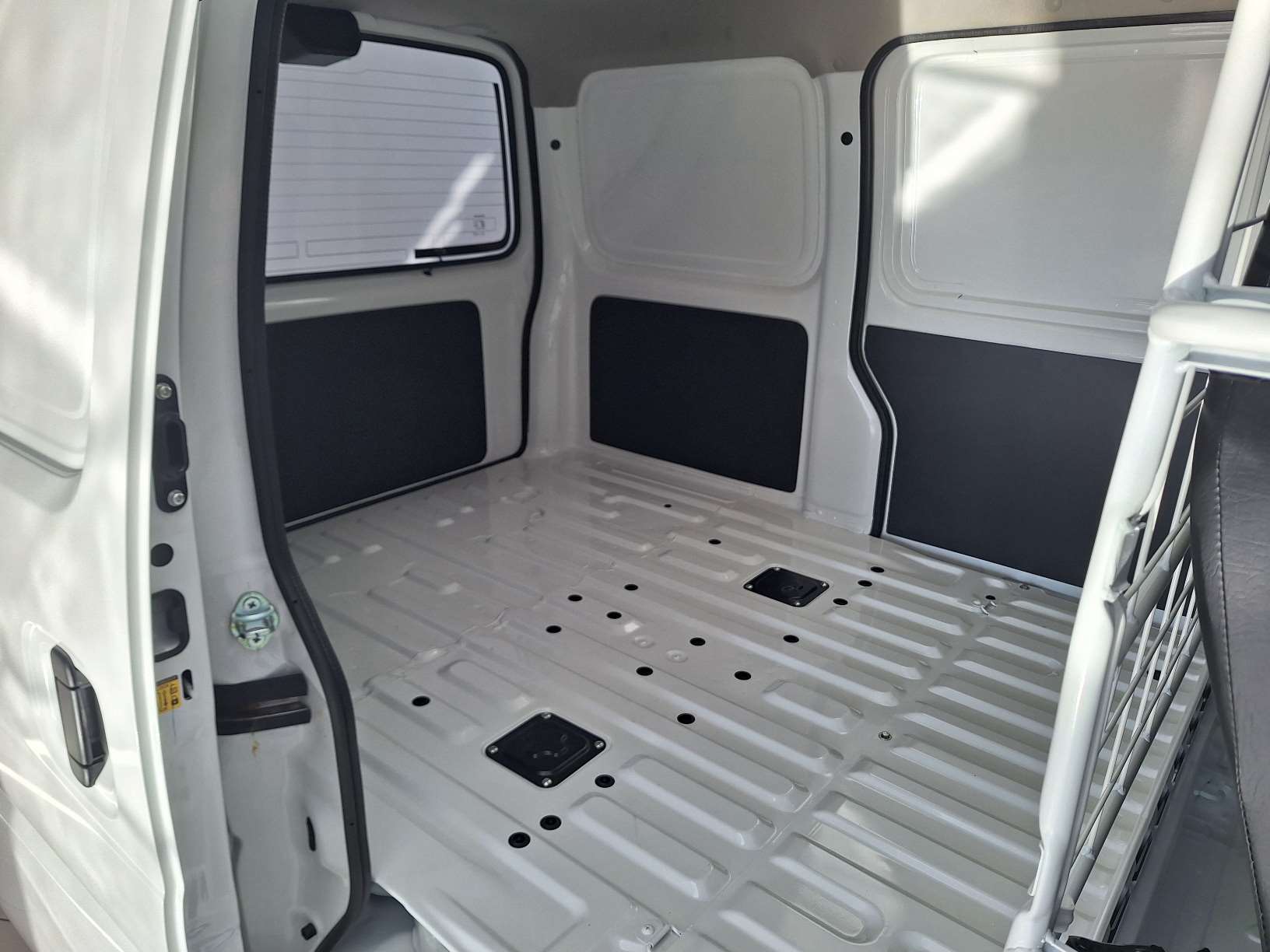 2026 Suzuki Eeco 1.2 Panel Van - Image 8
