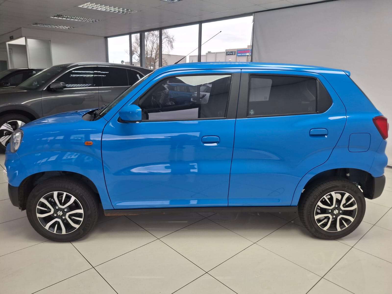 2026 Suzuki S-Presso 1.0 GL+ AMT MC - Image 4