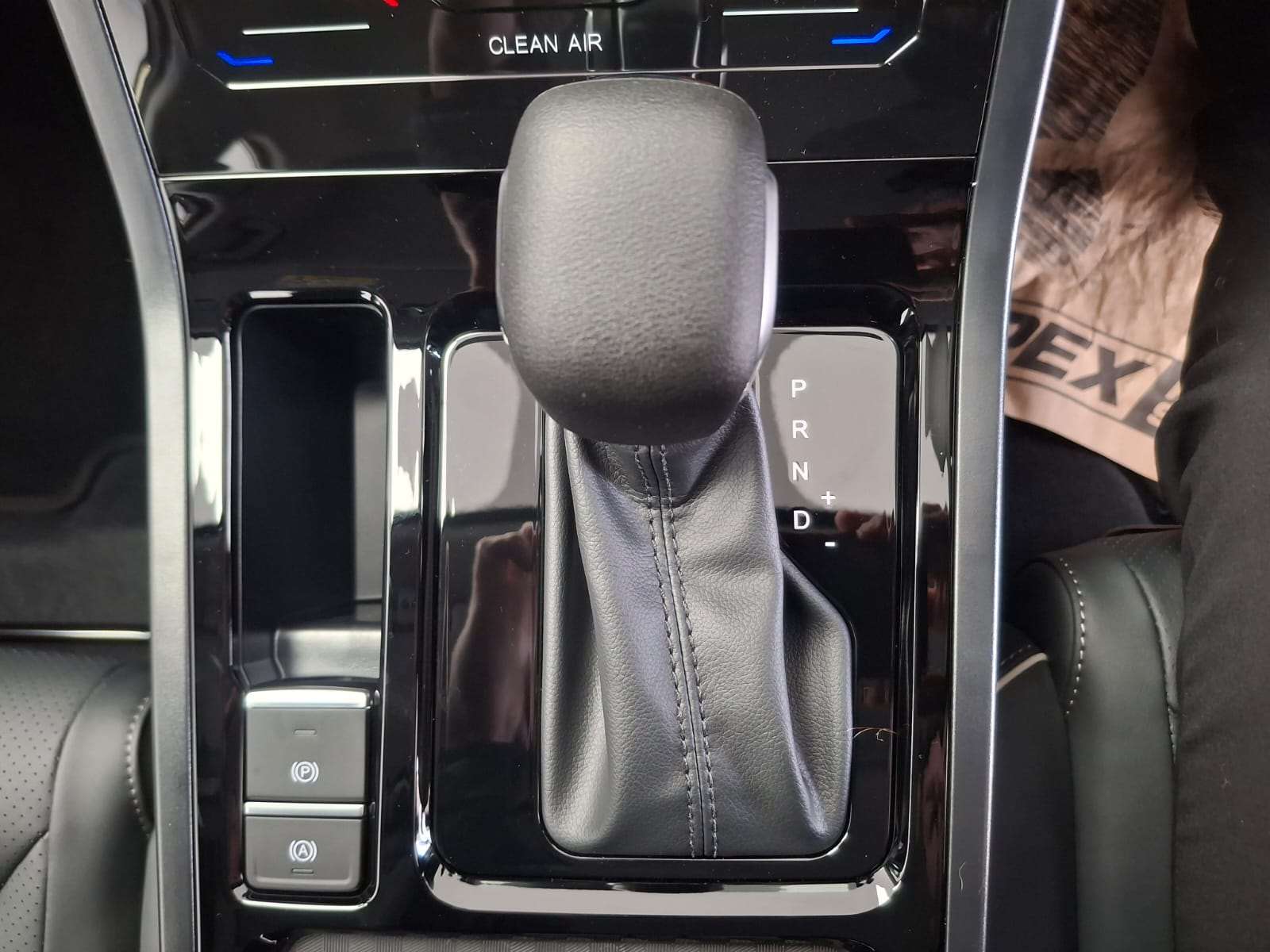 2026 Chery Tiggo Cross LIT CVT - Image 15