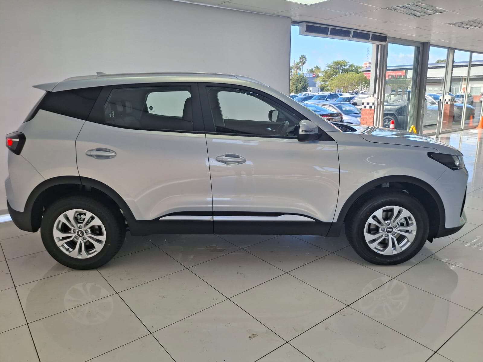 2026 Chery Tiggo Cross LIT CVT - Image 2