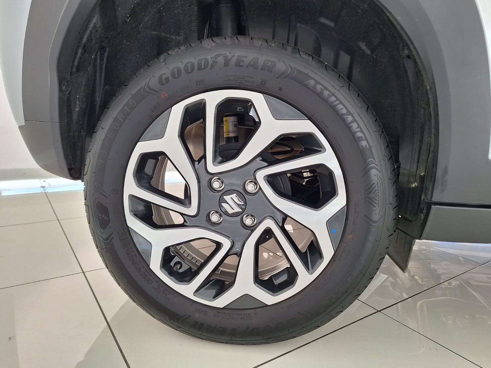2026 Suzuki Fronx 1.5 GLX 5MT - Image 4