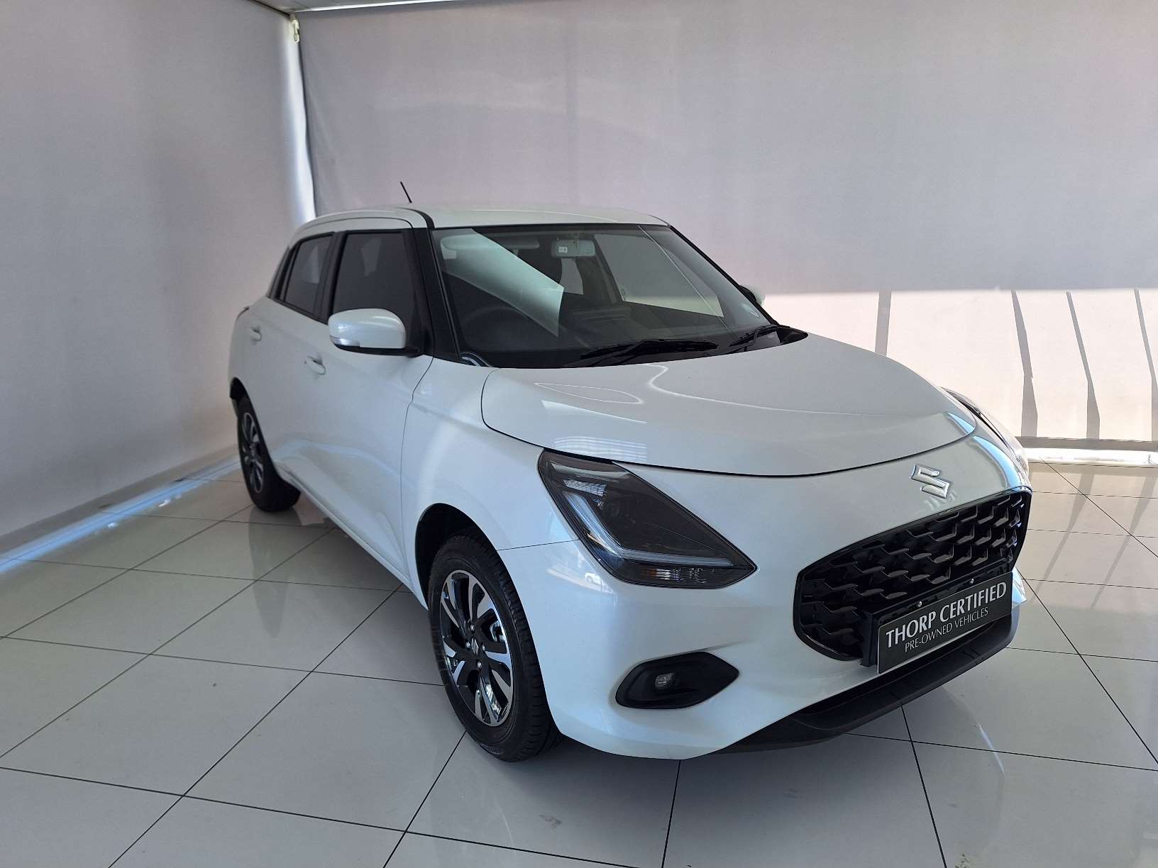 2026 Suzuki Swift 1.2 GLX 5MT New - Image 1