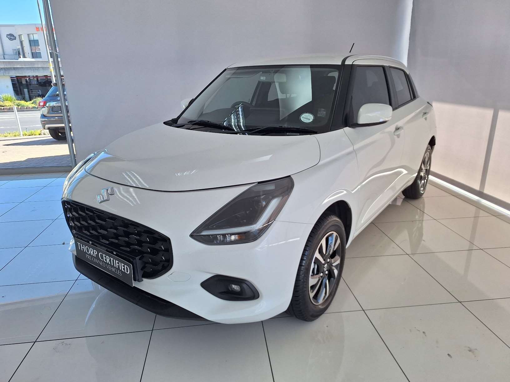 2026 Suzuki Swift 1.2 GLX 5MT New - Image 4
