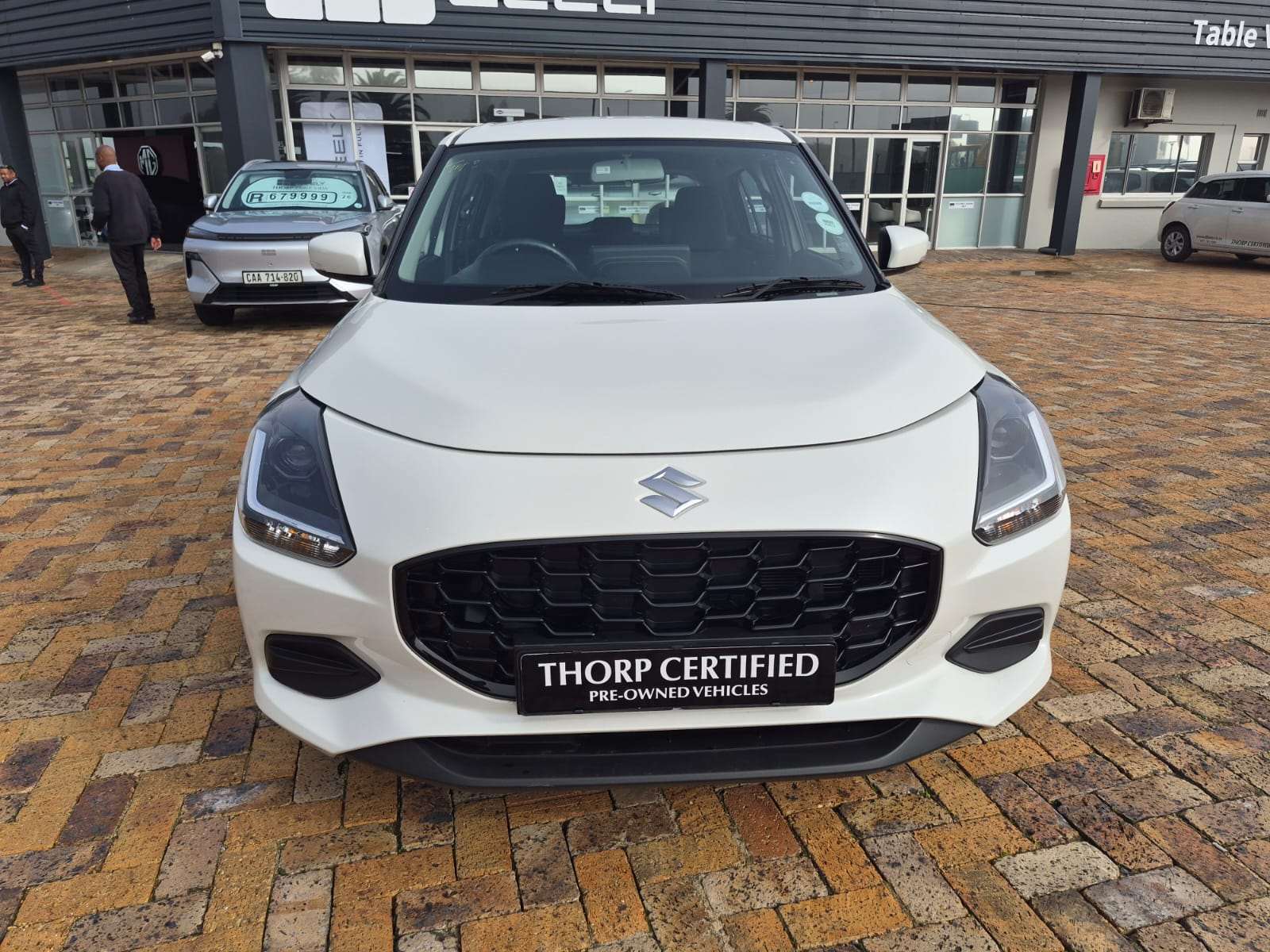 2025 Suzuki Swift 1.2 GL+ AT - Image 2
