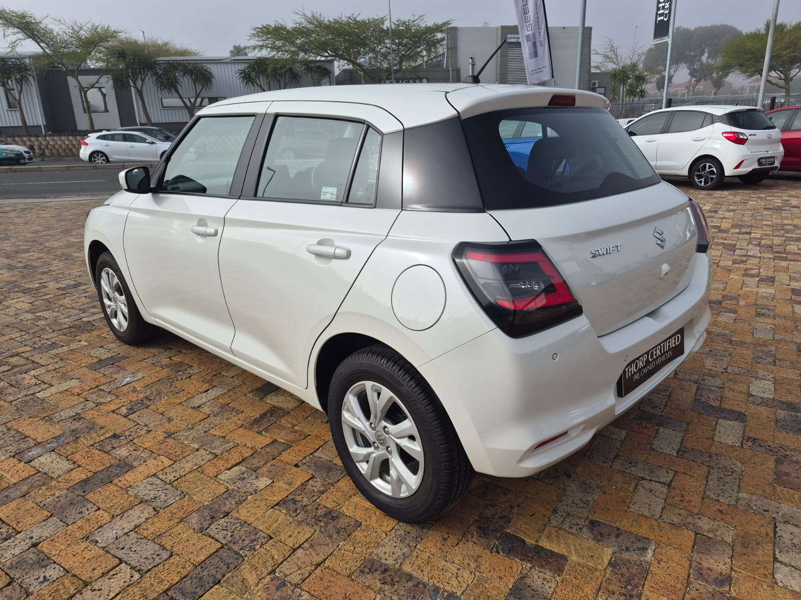 2025 Suzuki Swift 1.2 GL+ AT - Image 6