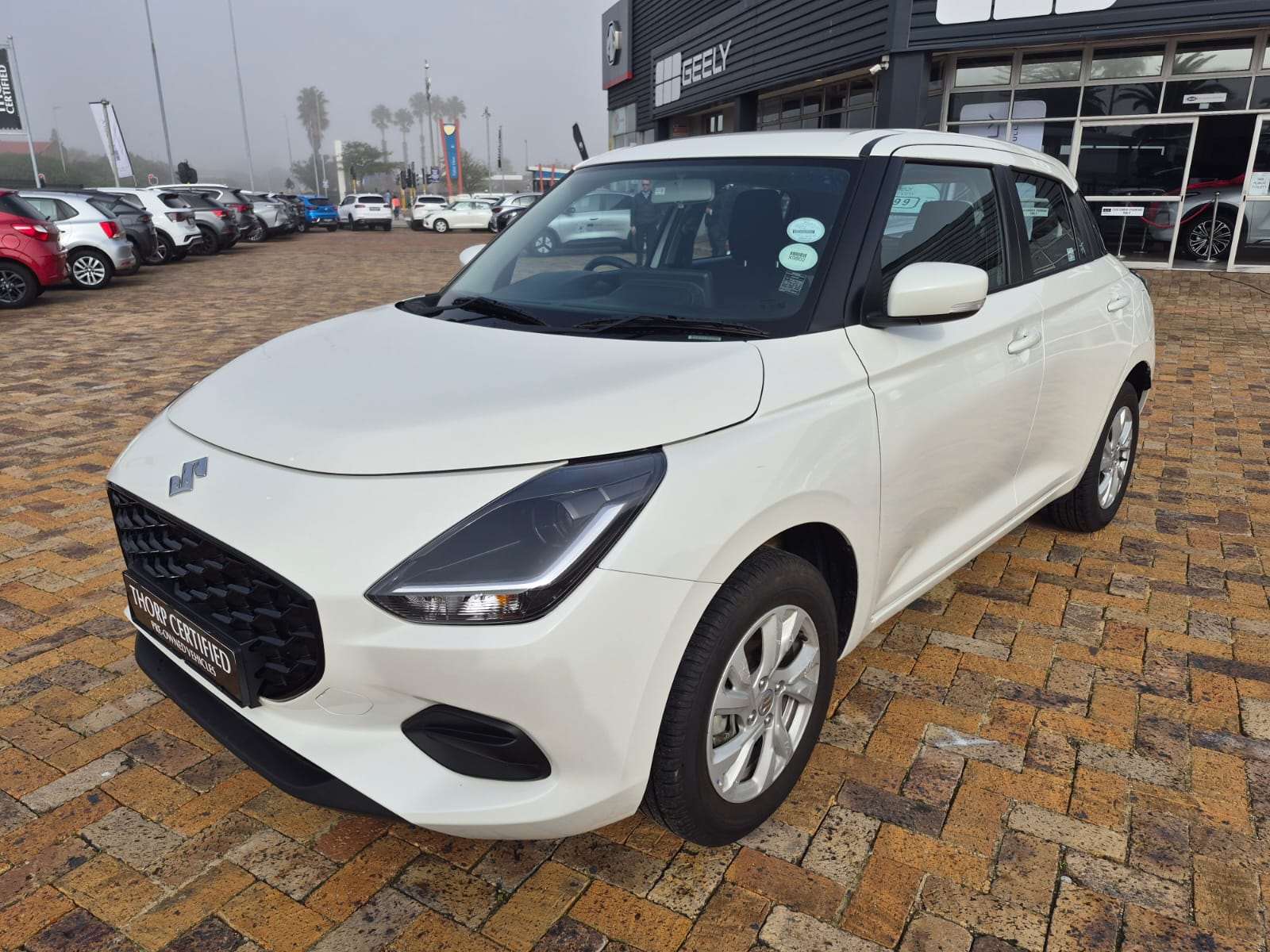 2025 Suzuki Swift 1.2 GL+ AT - Image 3