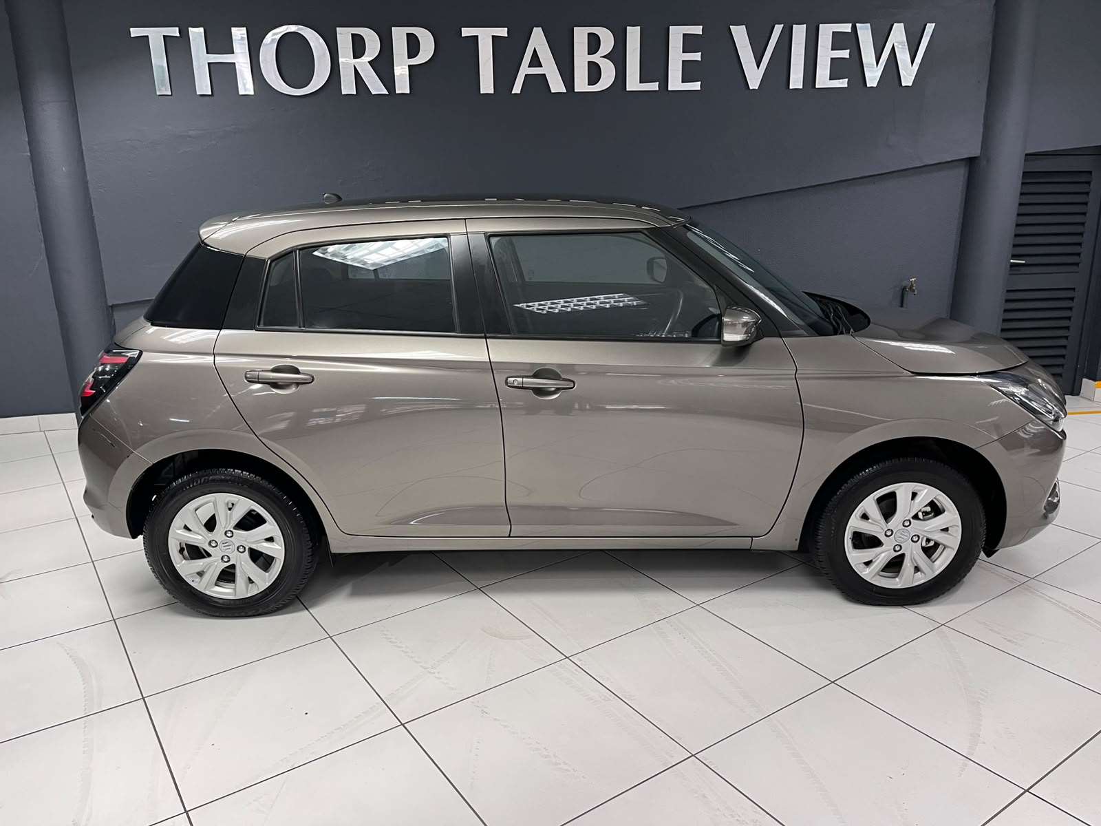 2025 Suzuki Swift 1.2 GL+ 5MT New - Image 2