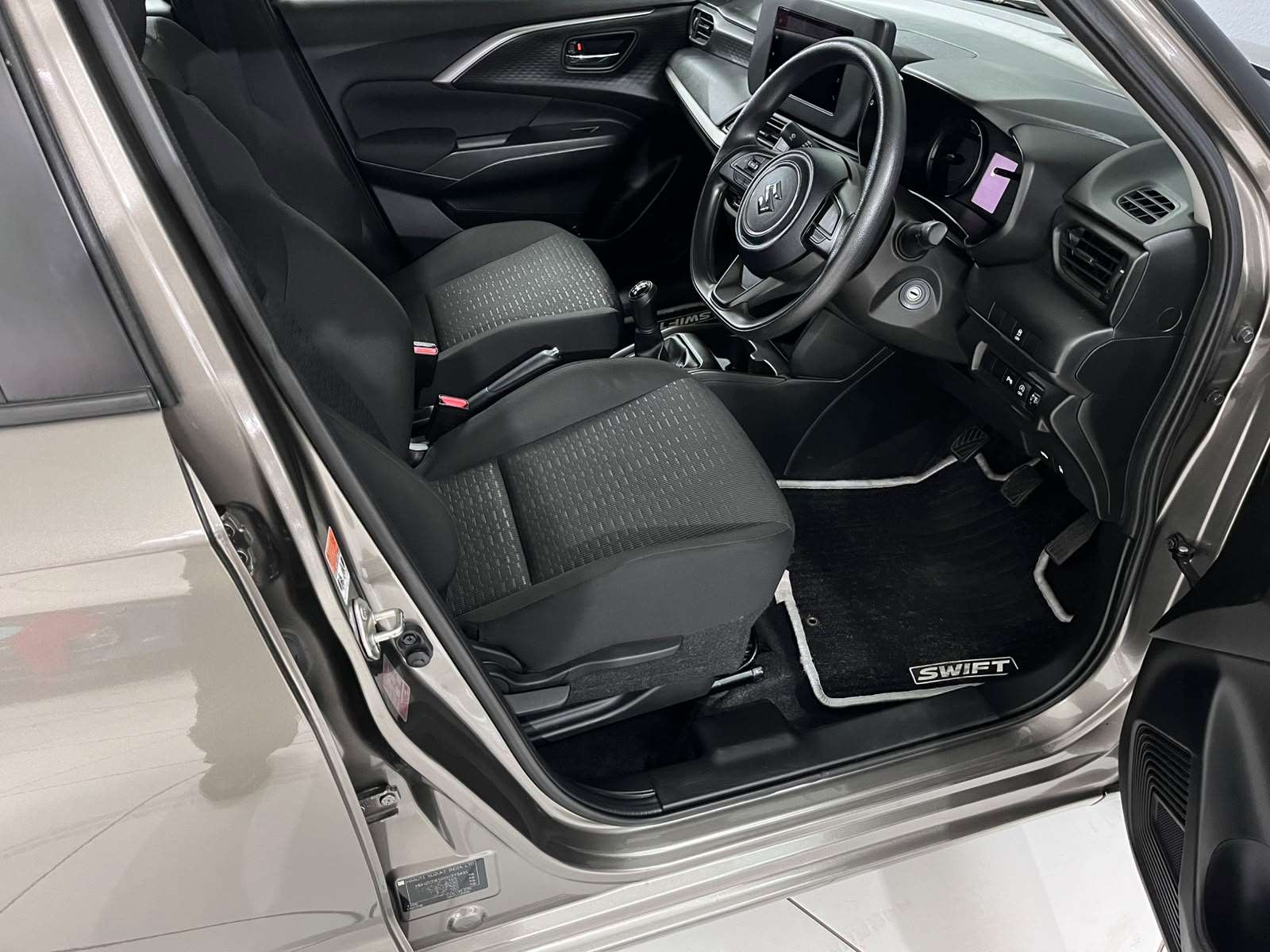 2025 Suzuki Swift 1.2 GL+ 5MT New - Image 8