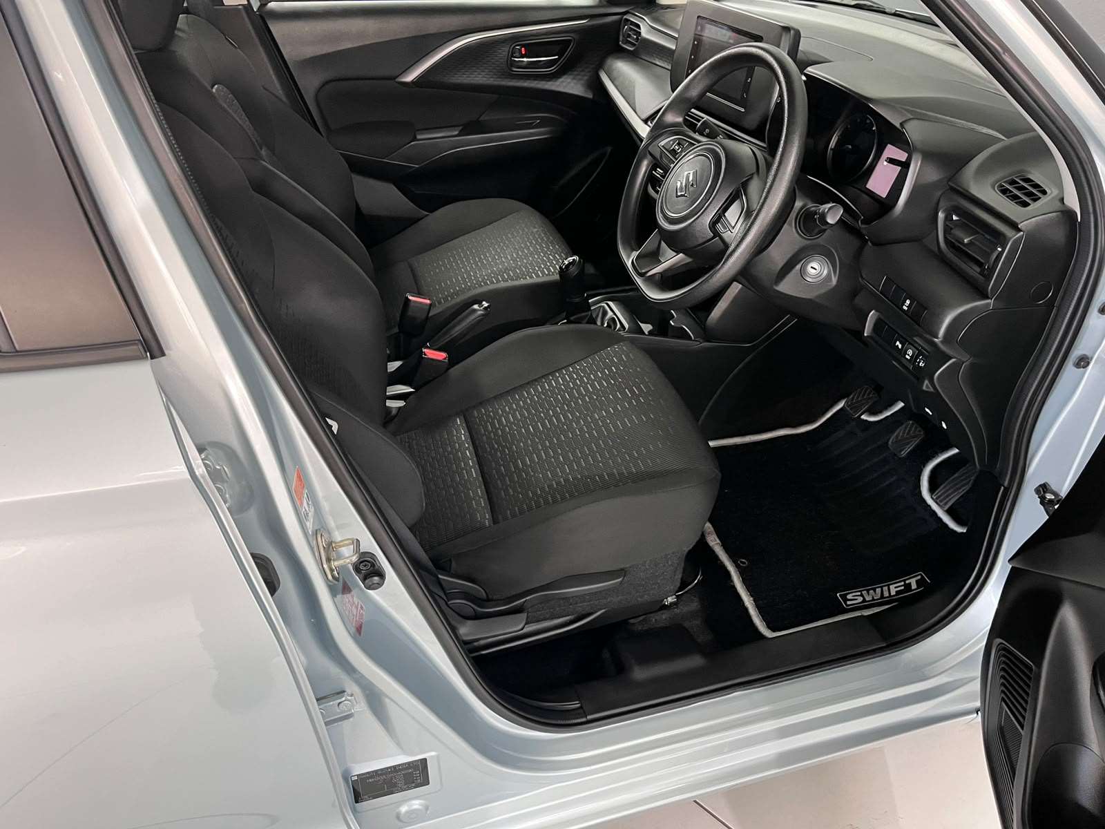 2025 Suzuki Swift 1.2 GL+ 5MT New - Image 7