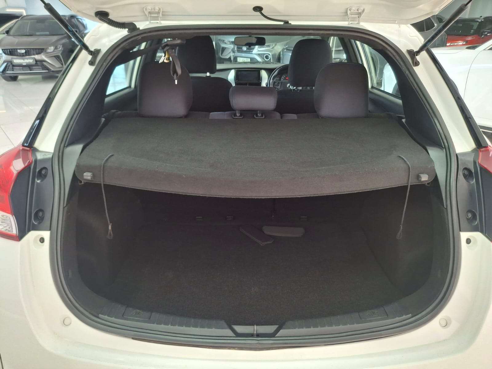 2019 Toyota Yaris YARIS 1.5 XS CVT 5Dr - Image 11