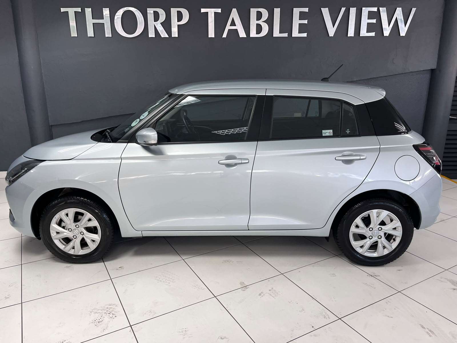 2025 Suzuki Swift 1.2 GL+ 5MT New - Image 4