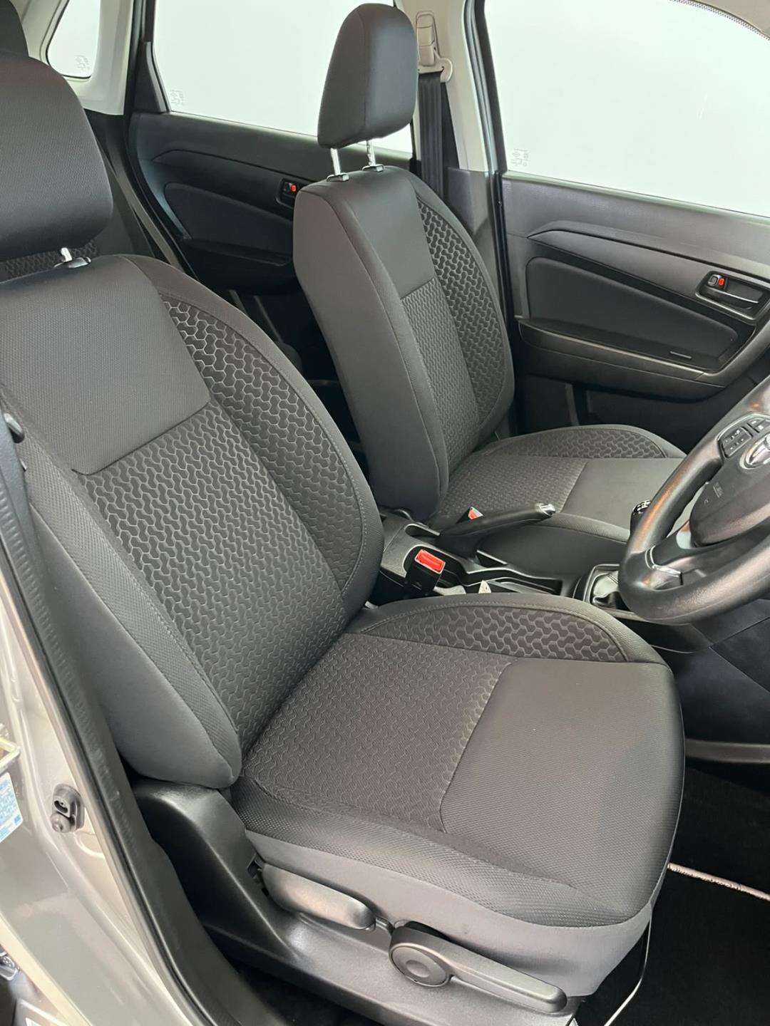 2022 Toyota URBAN CRUISER URBAN CRUISER 1.5 Xs - Image 11